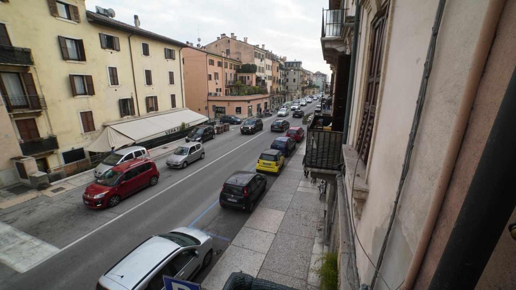 Destiny Home 2 Verona Piazza Isolo Eksteriør billede